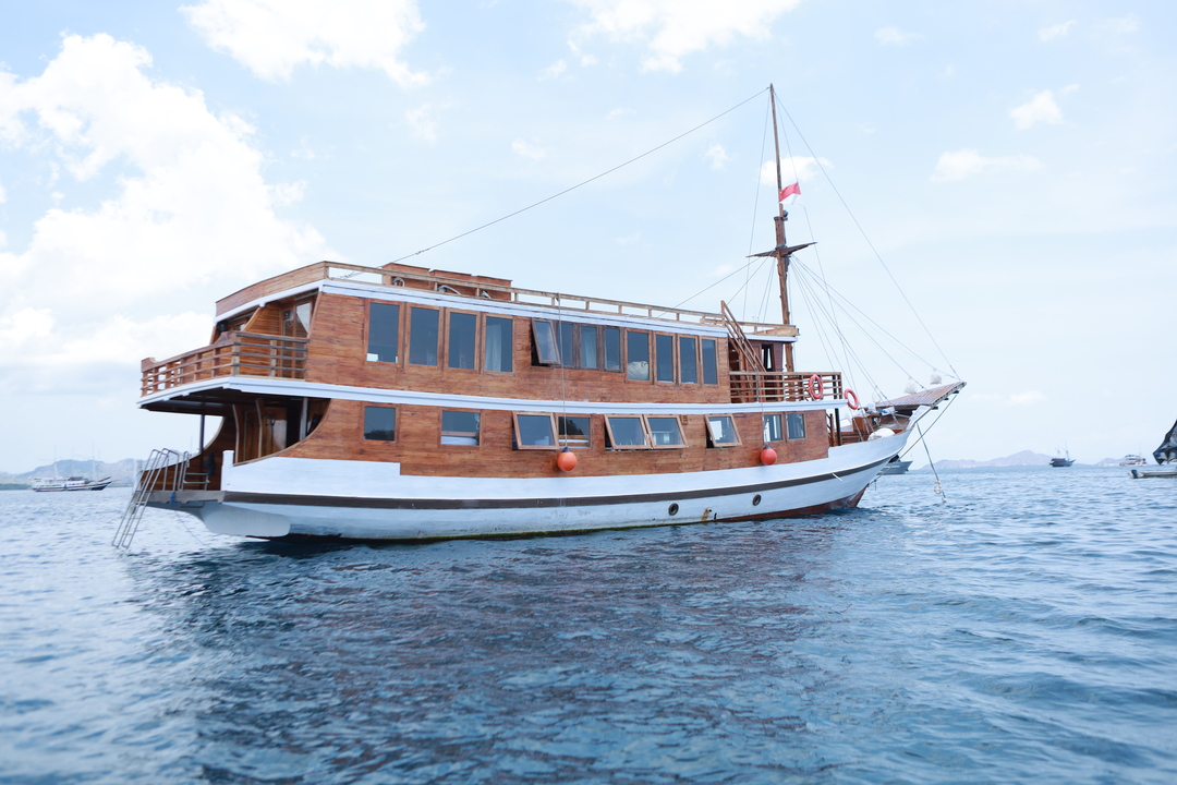 Open Trip 3D2N by Aimar Always Deluxe Phinisi - Komodo Sharing Tours