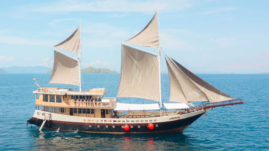 Private Trip by Lamborajo 2 Luxury Phinisi - Komodo Boat Charter