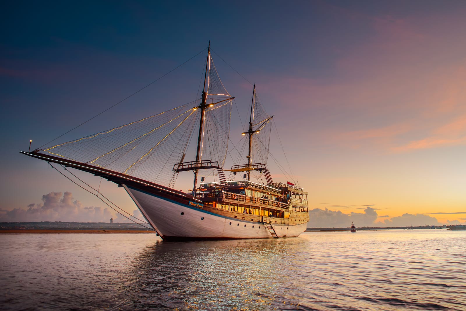 Sailor Dinner Cruise - Bali Sea Cruises
