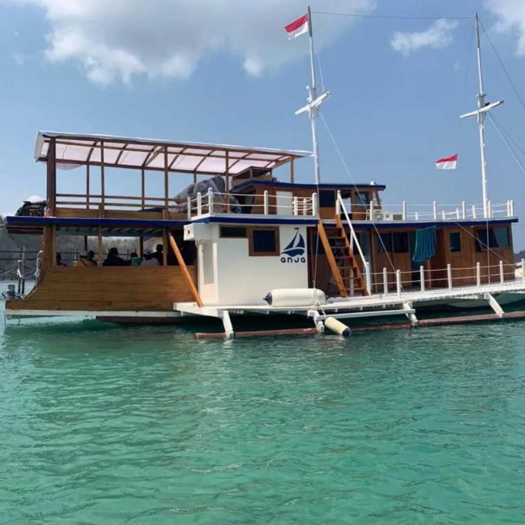 Private trip by The Anja Superior Phinisi - Komodo Boat Charter