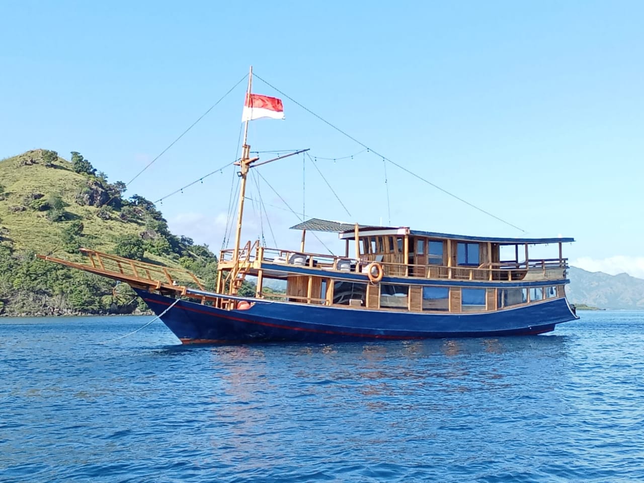 Private trip by Ardea Deluxe Phinisi - Komodo Boat Charter